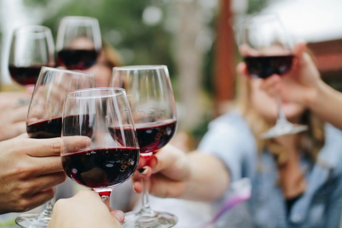 Crisi dei consumi o cambio di paradigma? Winemeridian fa chiarezza sull'ascesa dei vini dealcolati e le nuove sfide dell'export italiano Crisi dei consumi o cambio di paradigma? Winemeridian fa chiarezza sull'ascesa dei vini dealcolati e le nuove sfide dell'export italiano