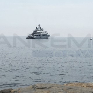 Imperia: Ocean Victory, uno dei dieci yacht piu costosi al mondo è in rada davanti alle nostre coste
