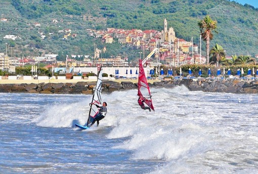 Windfestival Diano Marina: Berrino “Una grande manifestazione sportiva che esalta il nostro mare e la bellezza della costa” Windfestival Diano Marina: Berrino “Una grande manifestazione sportiva che esalta il nostro mare e la bellezza della costa”