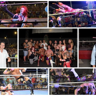 Riva Ligure: piazza Ughetto stracolma per lo spettacolo del wrestling, le più belle foto della serata (Video)