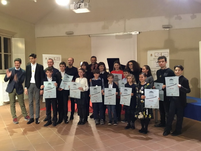 Due allievi pianisti dell’Associazione 'Scuola di Musica Città di Sanremo' alle prove del Concorso 'Young Artists Piano Competition'
