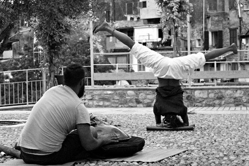 Ventimiglia: a settembre nella città alta l'associazione Barlume propone lezioni di yoga Ventimiglia: a settembre nella città alta l'associazione Barlume propone lezioni di yoga