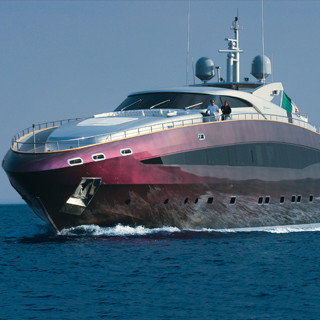 Imperia: rinviato a domani l'arrivo del maxi yacht di Roberto Cavalli al porto turistico