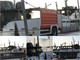 Sanremo: ancora in corso il lavoro di bonifica dei Vvf sull'imbarcazione distrutta ieri sera dal fuoco (Foto e Video)