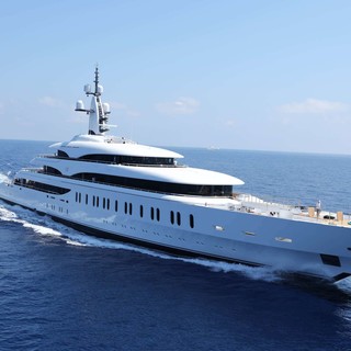 ‘IJE’, lo yacht di 107 metri proprietà del magnate australiano James Packer