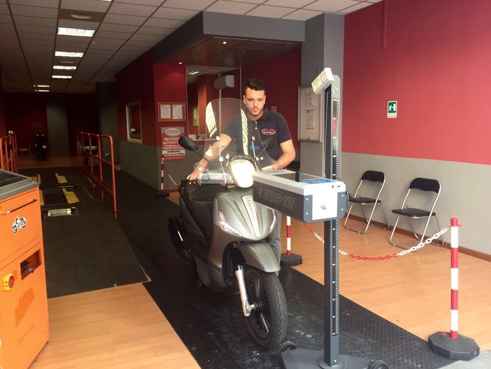 Revisioni Moto in via Pietro Agosti: il punto di riferimento per gli scooteristi sanremesi