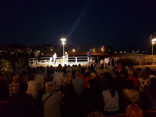 Imperia: domani sera in Banchina Aicardi una gara a colpi di risata tra giovani comici Imperia: domani sera in Banchina Aicardi una gara a colpi di risata tra giovani comici