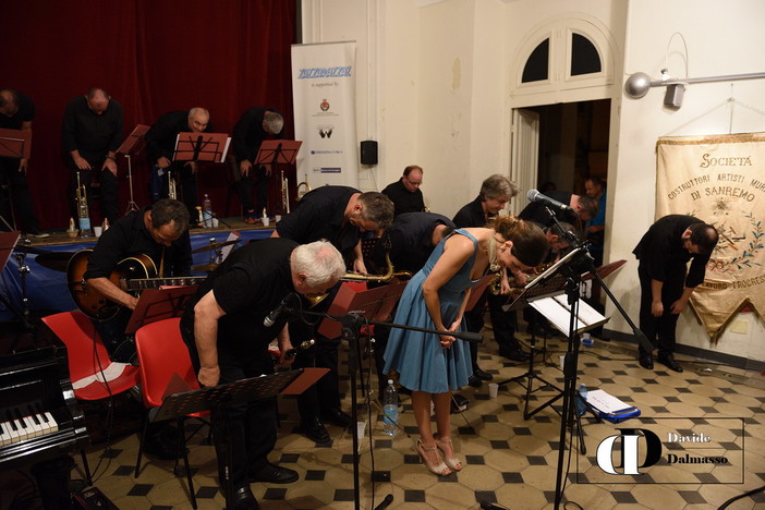 Sanremo: il maltempo costringe 'Zazzarazzaz' alla Federazione Operaia ma il divertimento non è mancato (Foto) Sanremo: il maltempo costringe 'Zazzarazzaz' alla Federazione Operaia ma il divertimento non è mancato (Foto)