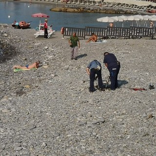 Imperia: divieto di balneazione al Prino. Tra oggi e domani termina l'intervento dell'Amat. Poi si attende il via libera dell'Arpal Imperia: divieto di balneazione al Prino. Tra oggi e domani termina l'intervento dell'Amat. Poi si attende il via libera dell'Arpal