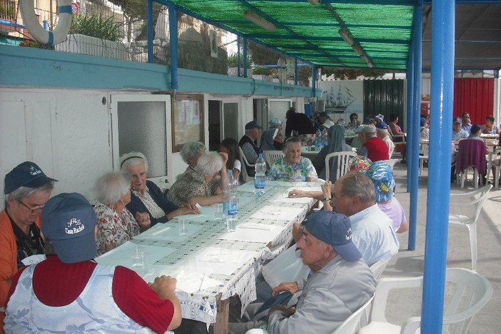 Vallecrosia: si è ripetuto oggi l'incontro tra la Residenza Sacro Cuore di Vernante e Casa Rachele Vallecrosia: si è ripetuto oggi l'incontro tra la Residenza Sacro Cuore di Vernante e Casa Rachele
