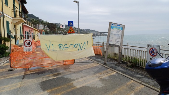 Zona Tre Ponti a Sanremo, un lettore: "Ancora inagibili le spiagge più belle e più popolari della città" (Foto)