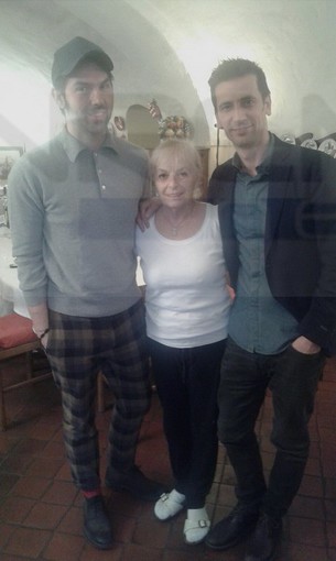 #Festival2016: gli 'Zero Assoluto' dopo le prove hanno mangiato il pesce del ristorante 'Da Vittorio'