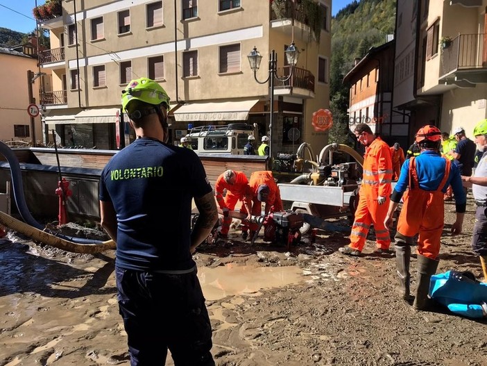 "Situazione disastrosa a Limone, ci sono strade che non esistono più: chiediamo lo stato di calamità naturale" (Foto e video) "Situazione disastrosa a Limone, ci sono strade che non esistono più: chiediamo lo stato di calamità naturale" (Foto e video)