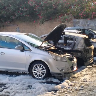 Fermati due uomini per l’incendio di quattro auto a Imperia