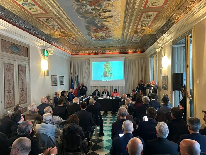 Fondi Casinò, Ospedaletti riapre il tema del riparto: applauso dei sindaci a Villa Nobel. Scajola: "Il tema non ci divida"