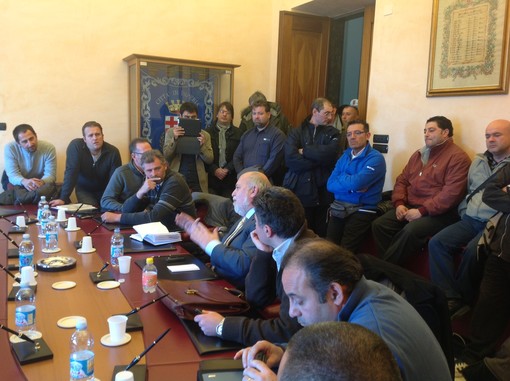 Imperia: forte tensione a Palazzo Civico per affidamento servizio raccolta rifiuti di 35 comuni