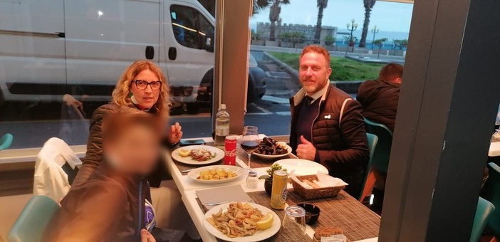 Covid, il vice presidente della Regione a cena dal ristoratore del Movimento Imprese Italiane: "No coprifuoco"