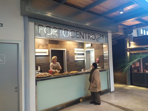 Imperia: bar del mercato coperto di via Cascione, c'è l'ipotesi di gestione da parte dei titolari dei banchi Imperia: bar del mercato coperto di via Cascione, c'è l'ipotesi di gestione da parte dei titolari dei banchi
