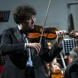 Esibizione dell violinista Andrea Scapola all'ex Oratorio di Santa Brigida di Sanremo