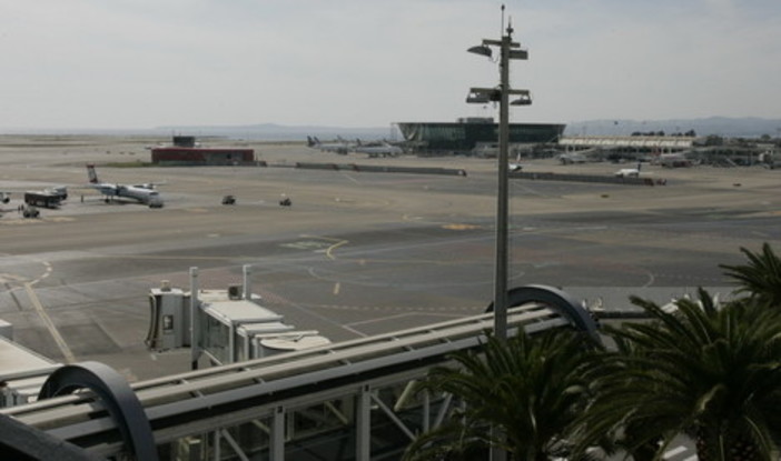 L'aeroporto di Nizza L'aeroporto di Nizza