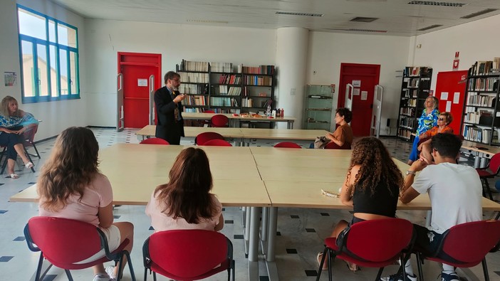 "AperiUni" al campus di Imperia per presentare i corsi di Giurisprudenza (foto e video) "AperiUni" al campus di Imperia per presentare i corsi di Giurisprudenza (foto e video)