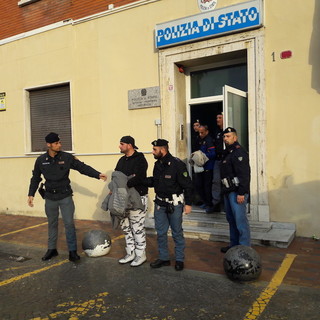 Ventimiglia: Esercito e Polizia di Frontiera arrestano 28enne ricercato dall'Interpol per omicidio e lesioni Ventimiglia: Esercito e Polizia di Frontiera arrestano 28enne ricercato dall'Interpol per omicidio e lesioni