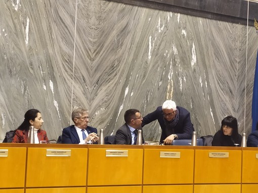 Imperia: il presidente del consiglio comunale gli nega la parola e Landolfi va su tutte le furie "Me ne vado" (video)