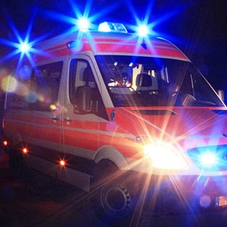 Vallecrosia: scontro auto-moto nella notte in via Aprosio, ventenne portato all'ospedale