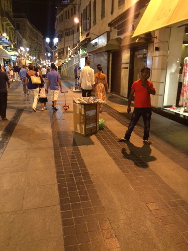 Sanremo: abusivismo commerciale in pieno centro città, una lettrice commenta il post di Baggioli