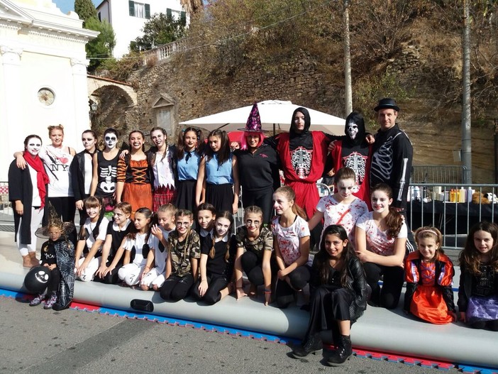 San Bartolomeo al Mare: a Pairola grande successo per l'evento 'Aspettando Halloween'
