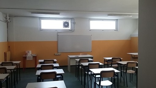 Le aule del seminterrato dove gli alunni della Sauro hanno fatto lezione prima che l'Asl le giudicasse non agibili Le aule del seminterrato dove gli alunni della Sauro hanno fatto lezione prima che l'Asl le giudicasse non agibili