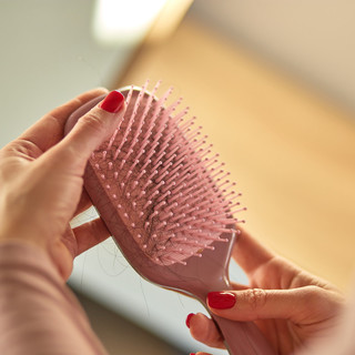 Calvizie e infiammazione: come la Prostaglandina D2 influisce sulla crescita dei capelli