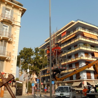 Sanremo: per i 150 anni del Corpo delle Capitanerie di Porto  un’asta portabandiera con il tricolore della Marina