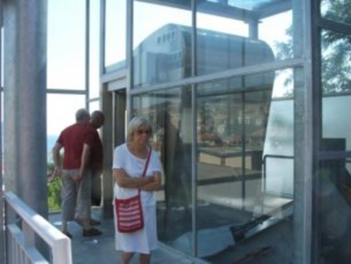 Imperia: il Comune trova i fondi per la sistemazione degli ascensori. Stanziati quasi 13 mila euro Imperia: il Comune trova i fondi per la sistemazione degli ascensori. Stanziati quasi 13 mila euro