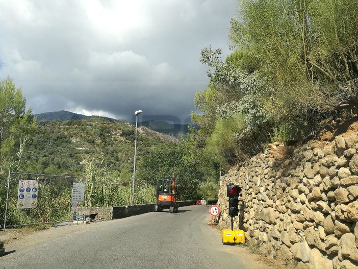 Ventimiglia, lavori sulla Bevera – Calvo: la posta non arriva a Torri, Ballestra “C'è una via alternativa, perché i residenti devono andare a Latte?” Ventimiglia, lavori sulla Bevera – Calvo: la posta non arriva a Torri, Ballestra “C'è una via alternativa, perché i residenti devono andare a Latte?”
