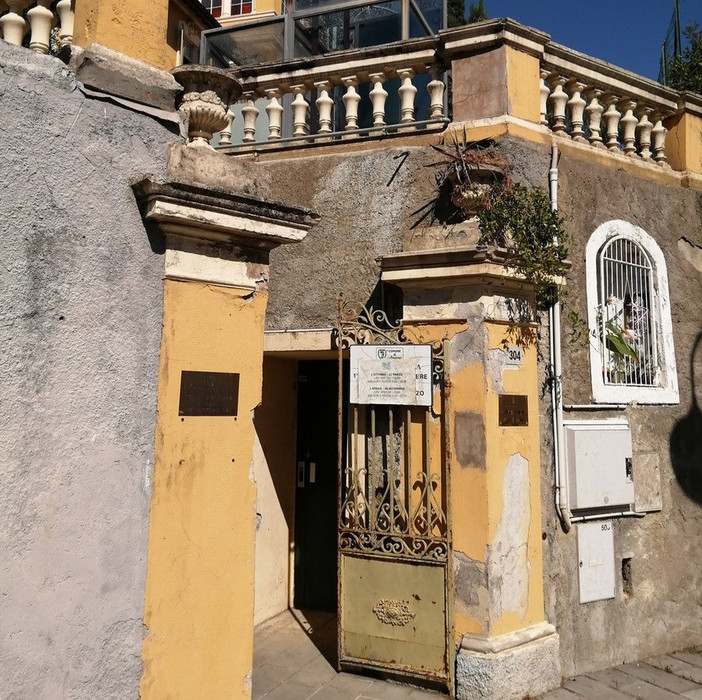 Sanremo: Villa Peppina nel degrado ed appello delle famiglie: “Serve più cura e sicurezza per il parco dei nostri bambini”