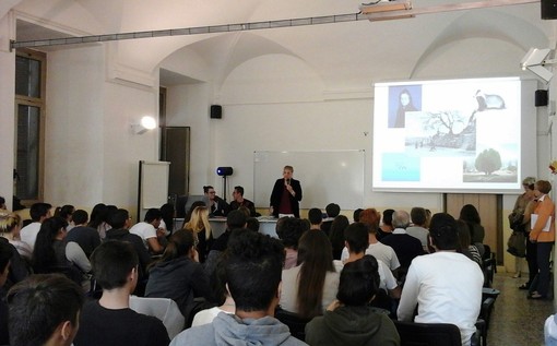 Sanremo: grande partecipazione per “Inalberiamoci: diramo in ramo”, un reading dedicato agli alberi