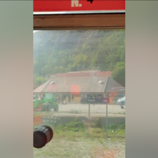 Il carrello di manutenzione di Rfi arriva a Tende, è la prima volta dal 3 ottobre: tratta ripristinata (forse) da sabato (video) Il carrello di manutenzione di Rfi arriva a Tende, è la prima volta dal 3 ottobre: tratta ripristinata (forse) da sabato (video)