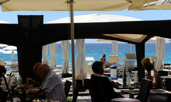 Bordighera: ‘Giallo in tavola…’, al ristorante aMarea la 1a serata a tavola con Pepe Carvalho