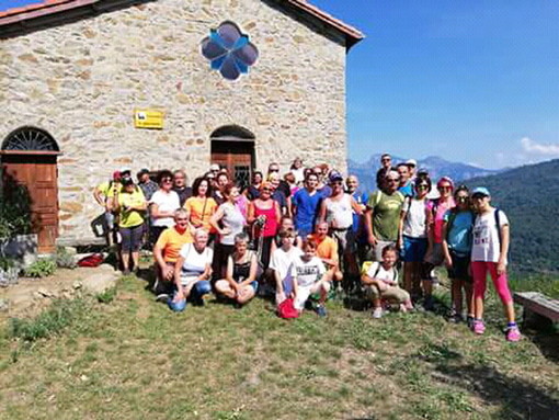 Bajardo: domenica scorsa inaugurata la mappa degli antichi sentieri e mulattiere (Foto) Bajardo: domenica scorsa inaugurata la mappa degli antichi sentieri e mulattiere (Foto)