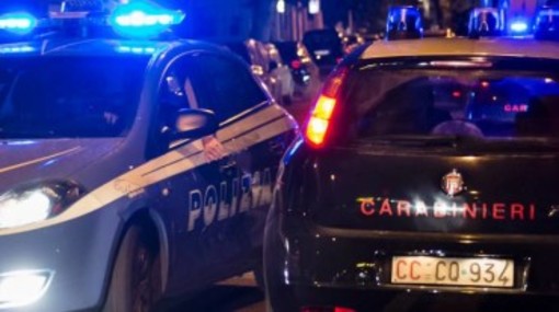 Imperia, aggredisce la madre con calci e pugni alla testa: giovane in manette Imperia, aggredisce la madre con calci e pugni alla testa: giovane in manette