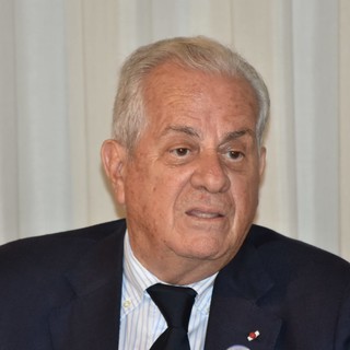 Scajola scrive al Governo e ai parlamentari liguri: “Intervento urgente per migliorare i collegamenti ferroviari” Scajola scrive al Governo e ai parlamentari liguri: “Intervento urgente per migliorare i collegamenti ferroviari”