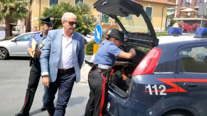 Imperia, si aprono le porte del carcere per il sindaco di Aurigo Luigino Dellerba: è accusato di essersi intascato una tangente (foto e video)