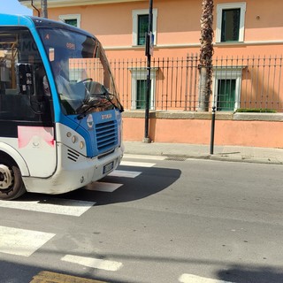 Caldo da bollino rosso, i sindacati: "Sui mezzi Rt l'aria condizionata rimane un miraggio" Caldo da bollino rosso, i sindacati: "Sui mezzi Rt l'aria condizionata rimane un miraggio"