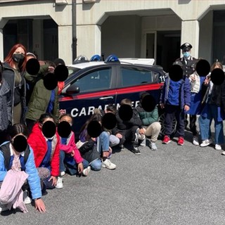 Sanremo, gli alunni della primaria borgo Rodari fanno visita ai 'loro' Carabinieri Sanremo, gli alunni della primaria borgo Rodari fanno visita ai 'loro' Carabinieri