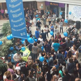 Angsa Imperia: grande successo per il flashmob organizzato nella giornata di consapevolezza sull'autismo