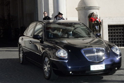 Imperia: discussione sulle scorte ed auto blu, l'opinione della lettrice Marilena Imperia: discussione sulle scorte ed auto blu, l'opinione della lettrice Marilena