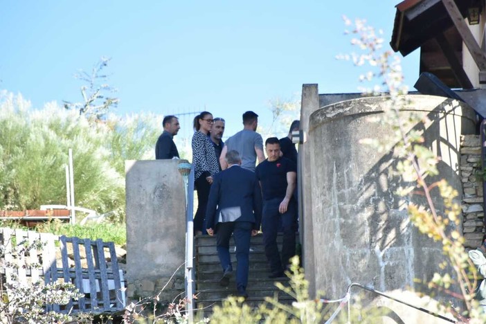 Bimba morta a Bordighera, chiusi i sopralluoghi: ora la fase decisiva delle analisi tra Montenero, Perinaldo e l’auto Bimba morta a Bordighera, chiusi i sopralluoghi: ora la fase decisiva delle analisi tra Montenero, Perinaldo e l’auto