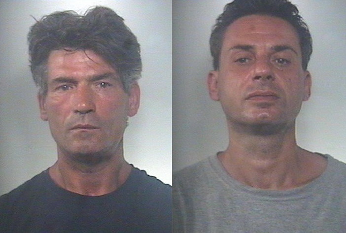Vallecrosia: rubano 20 pezzi di parmigiano al supermercato, arrestati in due dai carabinieri