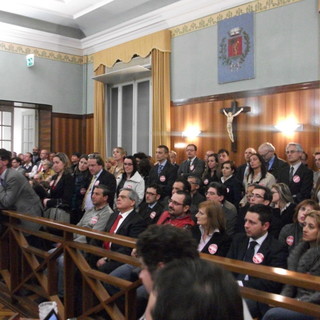 L'area del pubblico "invasa" dagli avvocati L'area del pubblico "invasa" dagli avvocati